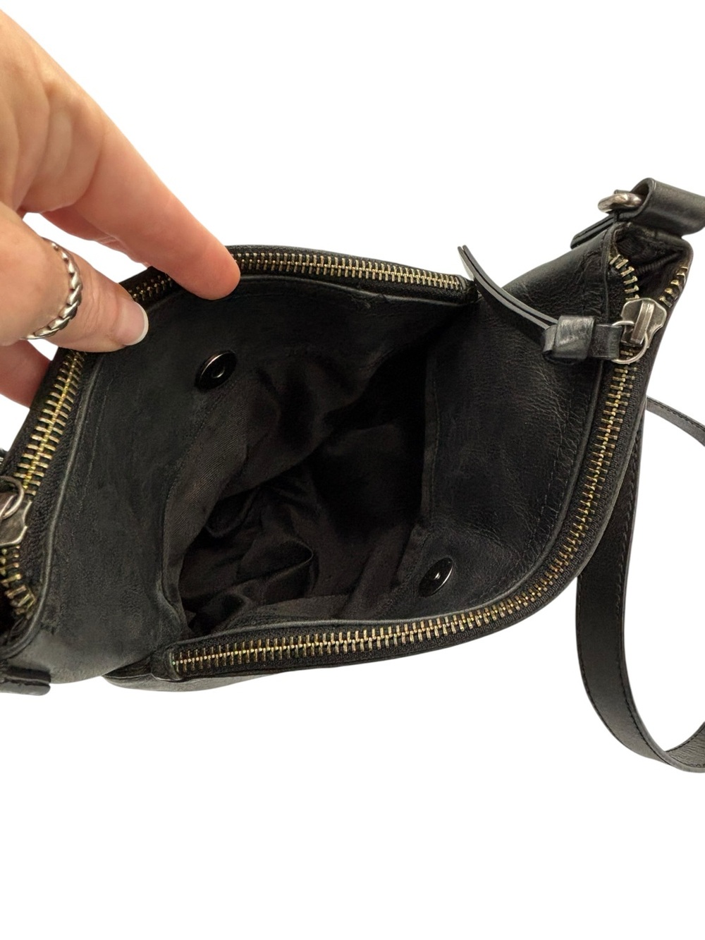 Lucky Brand Black Leather Asymmetrical Zip Crossbody Shoulder Bag - Picture 8 of 10